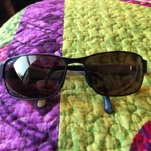 Maui Jim Black Coral Men’s Sunglasses with case